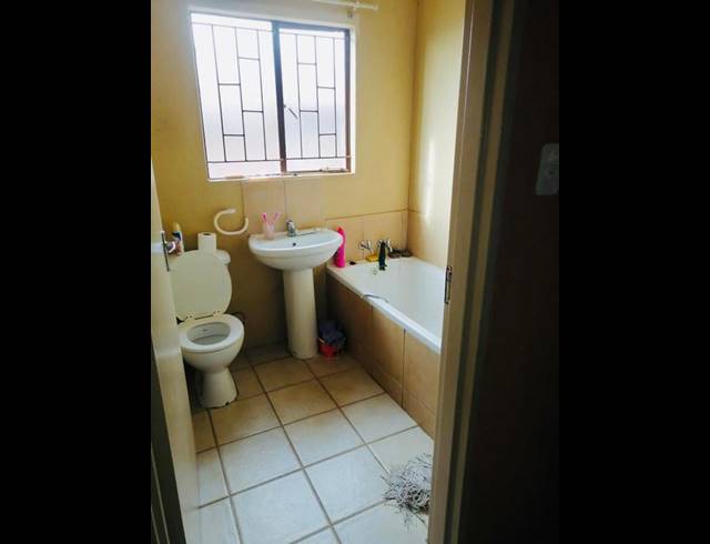 2 BEDROOM HOUSE FOR SALE IN SOSHANGUVE EAST